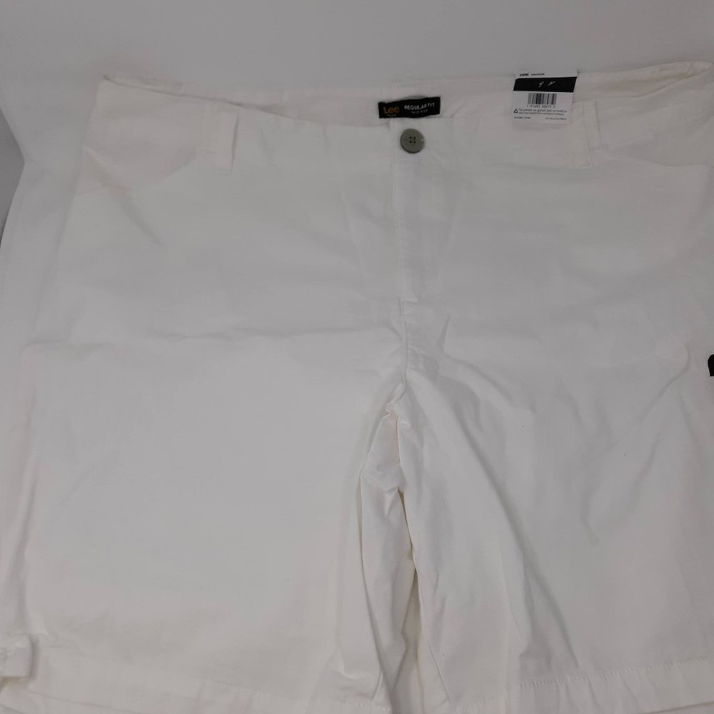 Lee Women's Plus Size Regular Fit Chino Bermuda